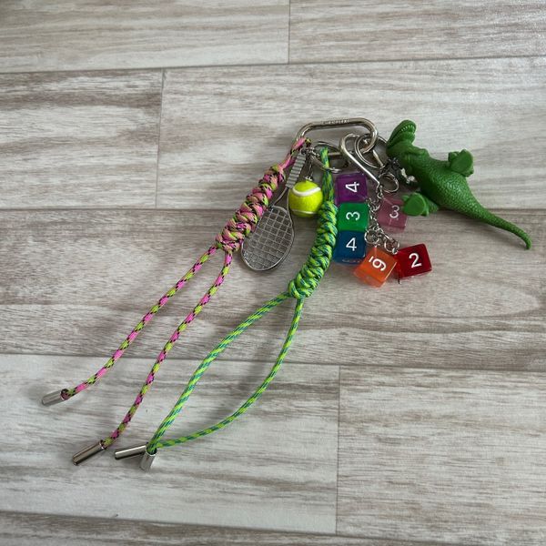 Broche / épingle pour chiot Schnauzer Fait à la main / peint à la main