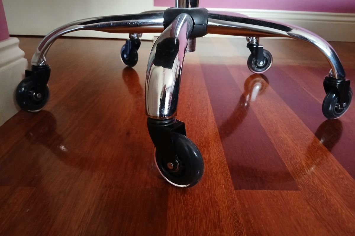 Hard Floor Wheels For Office Chairs On Wood Floors Wood Floor