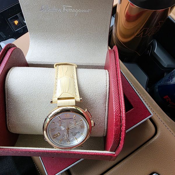 Ferragamo Womens Watches | Direct Luxury display picture 1