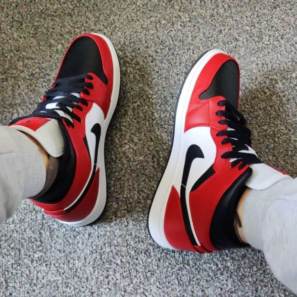 Air Jordan Mid 'Chicago Black Toe' — Kick Game