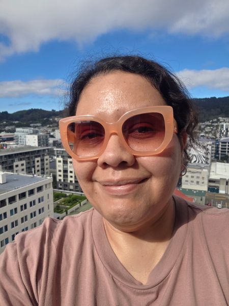Euphoria Mimosa Pink Female Square Sunglasses | Le Specs display picture 2
