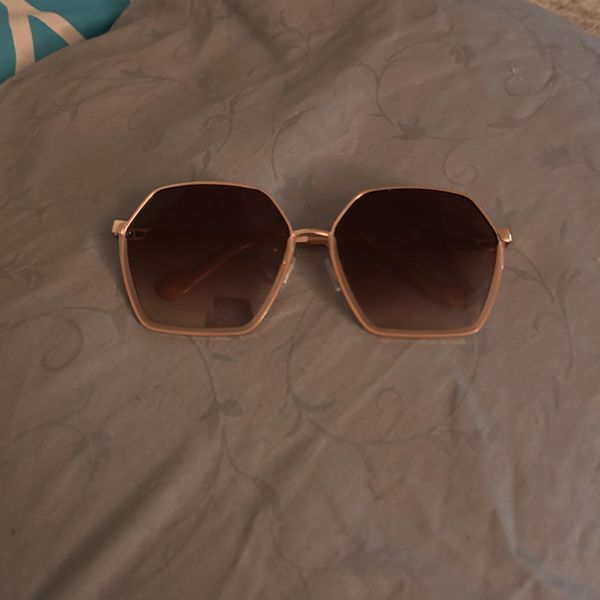 Geometric Metal Sunglasses in Gold – Jessica Simpson