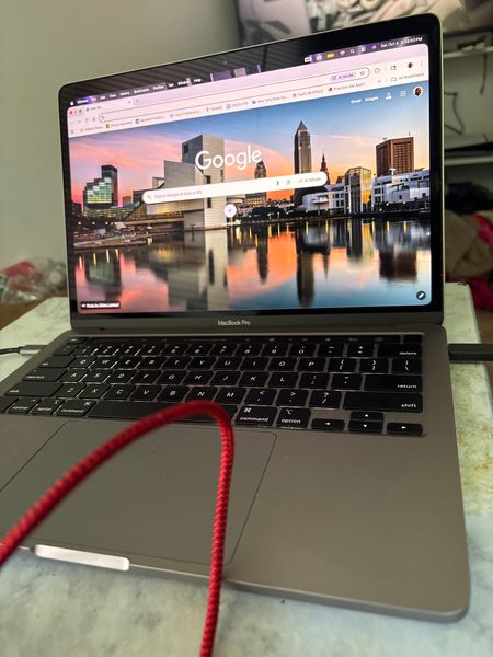 Apple MacBook Pro Intel i7 GHZ 16GB RAM 13” (Mid 2018) 512GB